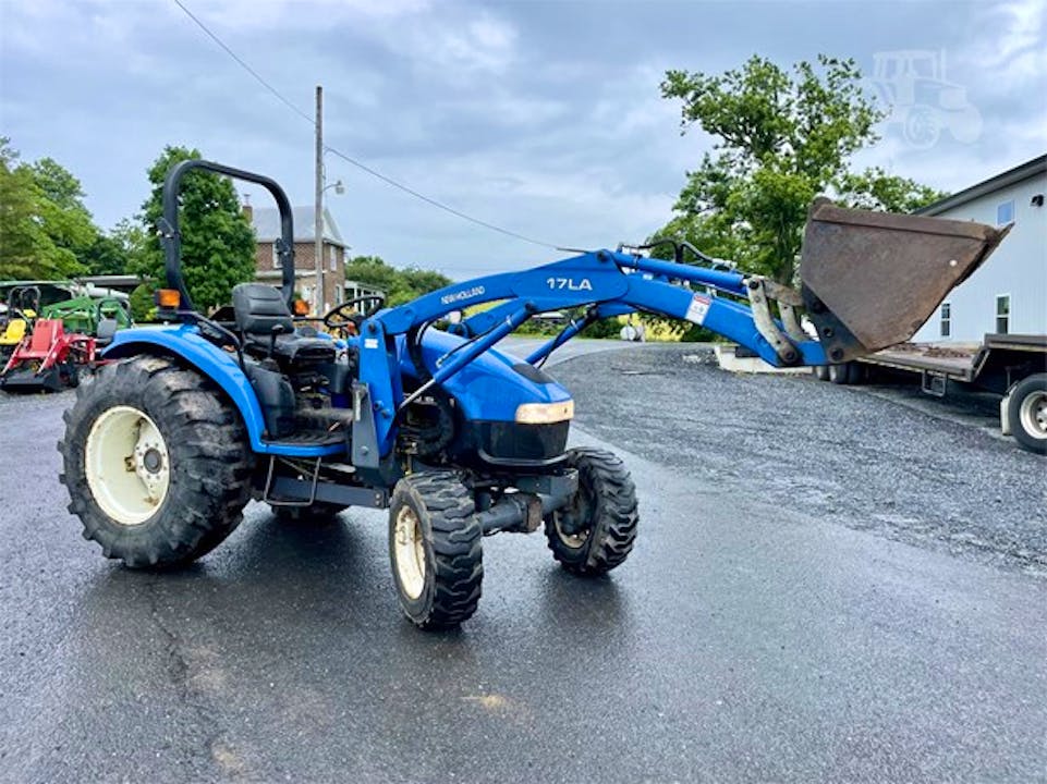 2001-New-Holland-TC35D 1