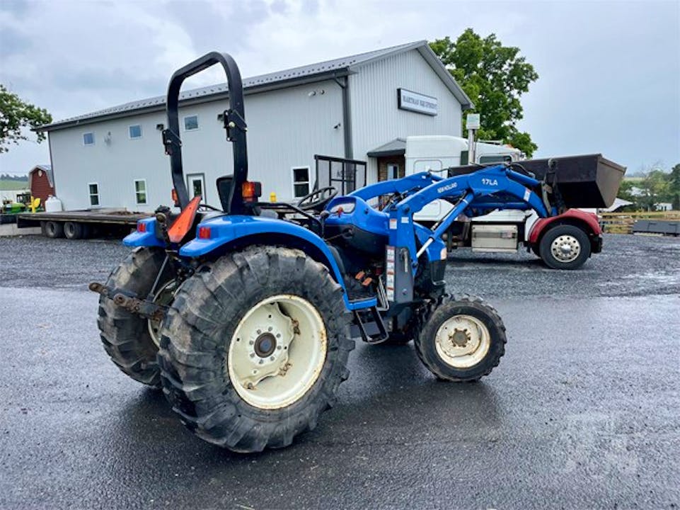 2001-New-Holland-TC35D 3