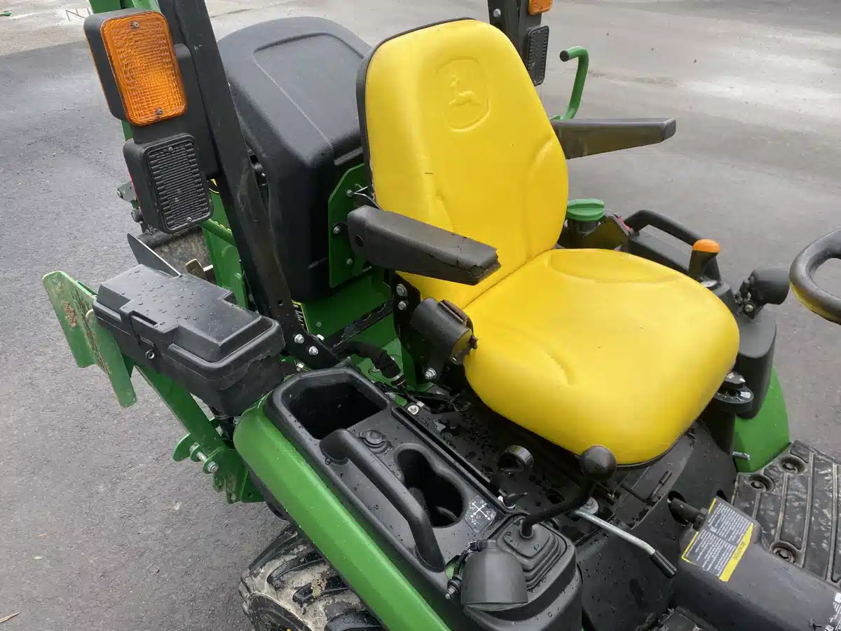 2019 John Deere 1025R 9