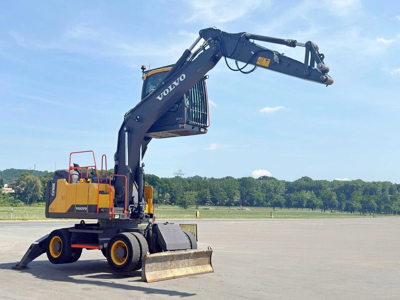 3808517b3a10add73828063a97a77798