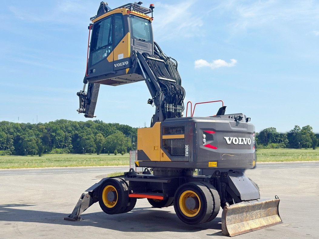 79fe7d03a30139ebdfdae8b99b186692