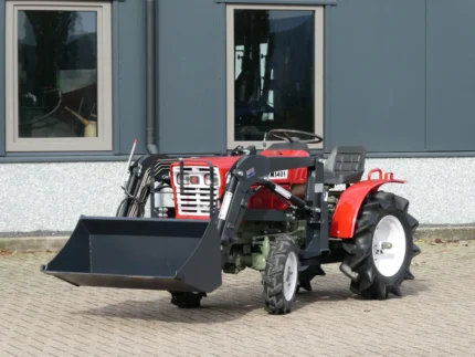 Yanmar YM1401 4WD – Avec chargeur avant – Seulement 328 heures