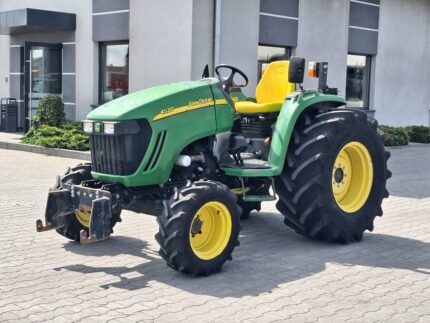 John Deere 4520 (2012) – 66 ch / 4x4 – Excellent état