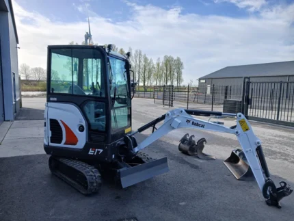 Komatsu PC80MR-3 – Mini-Pelle sur Chenilles 8 Tonnes – Année 2016 – 3 575 Heures – Robuste et Polyvalente