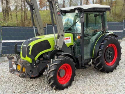 Claas Nexos 240 F – Tracteur agricole 4x4 – 2016